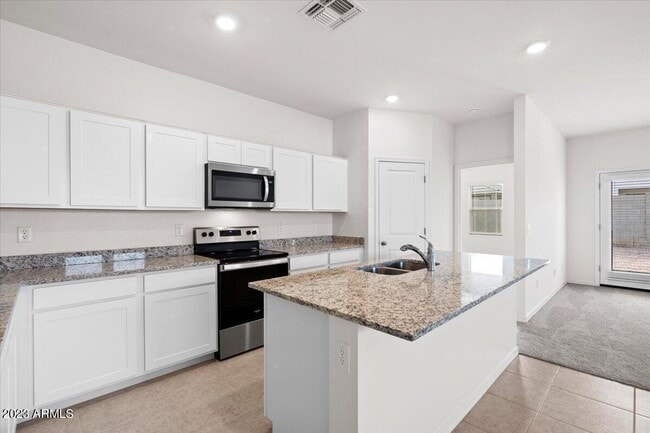 Building Photo - 8129 S 63rd Dr