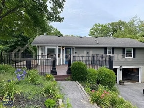 Building Photo - 3230 Social Cir