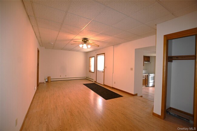 Foto del edificio - 1298 US-9W