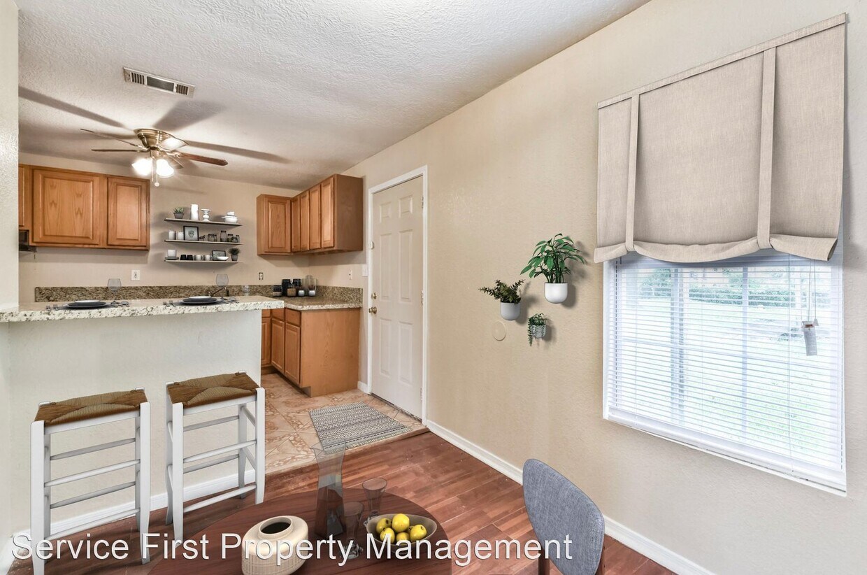 Building Photo - 3 br, 1 bath House - 1885 E Lucas Dr