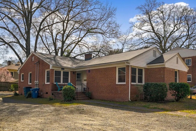 Building Photo - 814 N Buchanan Blvd