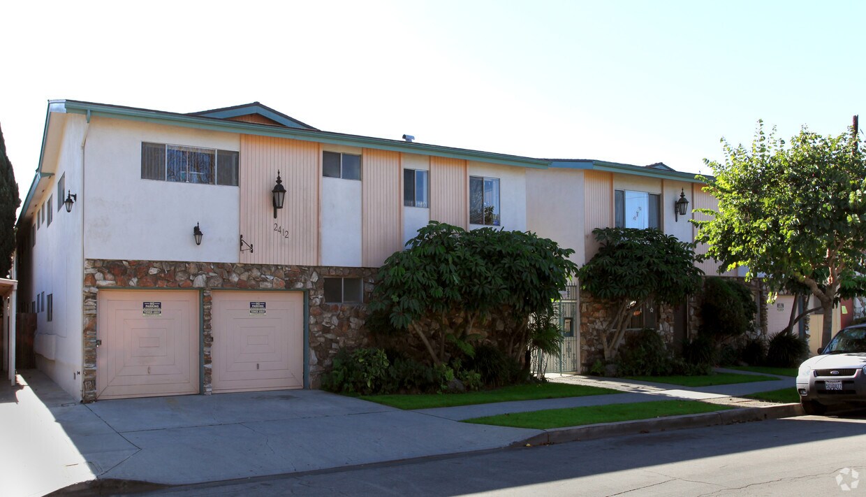The Apartments at 2402-2412 E 6th St - 2402-2412 E 6th St
