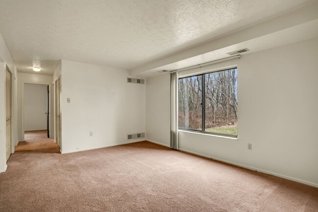 Building Photo - Chippewa Village Apartments – Convenient Living in Beaver Falls, PA