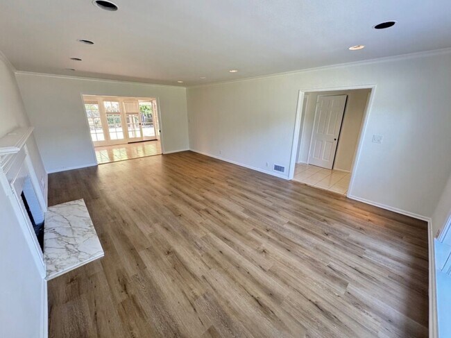 Foto del edificio - 2570 Wallingford Rd