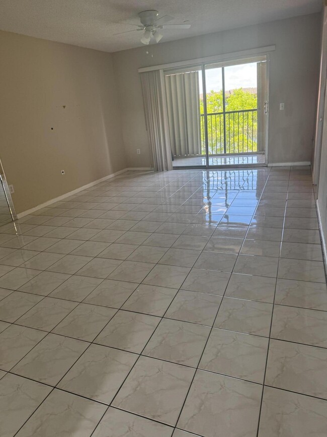 Foto del edificio - 701 SW 141st Ave