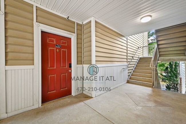 Building Photo - Elegant 2 Bedroom Condo in Buckhead. Gated...