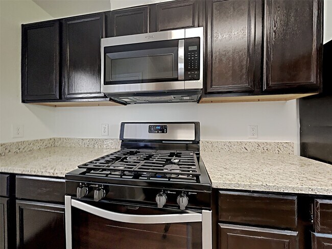 Foto del edificio - 2415 Hiacintas Way