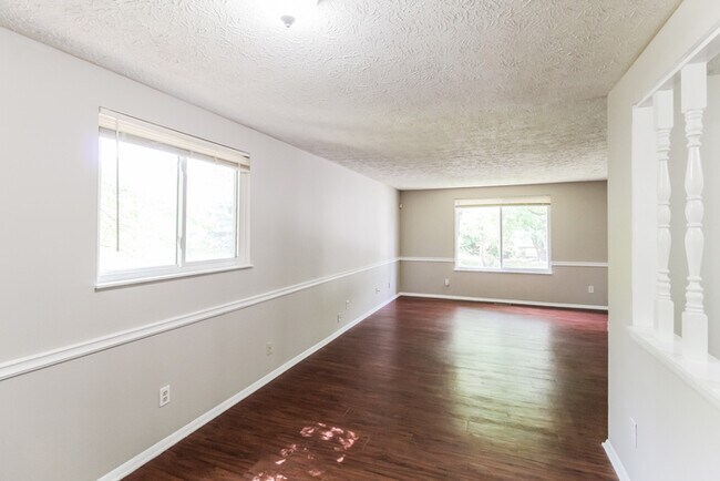Foto del edificio - 2130 Scarbrough Dr
