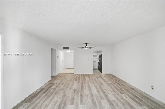 Building Photo - 6101 N Falls Cir Dr