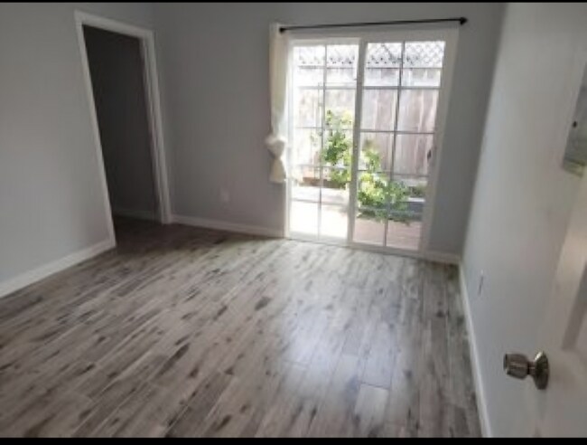 Foto del edificio - 4012 Epanow Ave