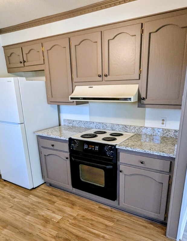 Building Photo - 201 Acorn Dr