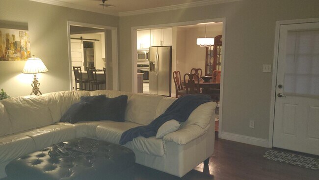 Building Photo - 8806 Mariscal Canyon Dr