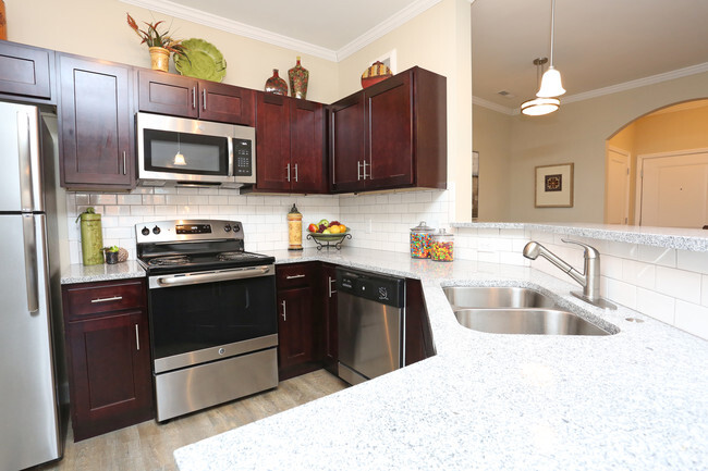 2BR, 2BA - 1,263 SF - Hadley - Kitchen - Warrick Trail Apartments