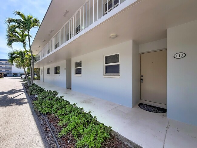 Foto del edificio - 207 Tropic Isle Dr