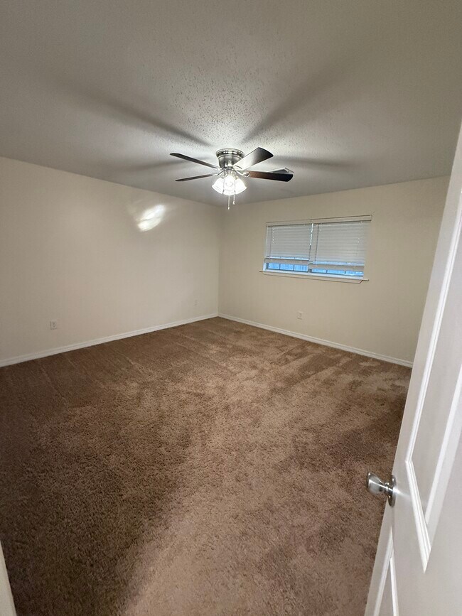 Foto del edificio - 216 Clower Ave