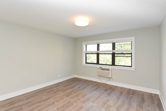 Building Photo - 450 W Barry