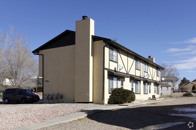 Building Photo - 1981 Mineola Ct
