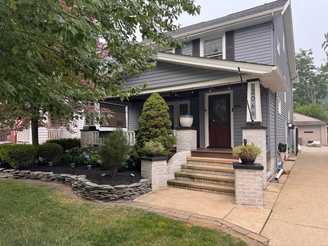 Photo - 2066 Lakeland Ave (Lakewood, OH)
