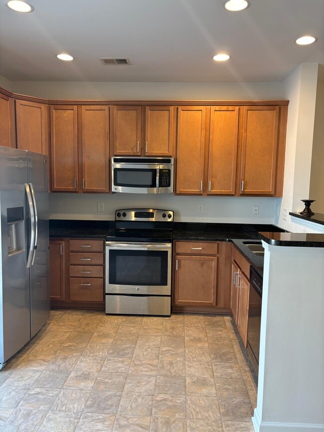 Building Photo - 311 Sandy Spring Ln