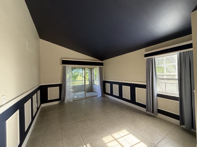Building Photo - 2810 N Oakland Forest Dr