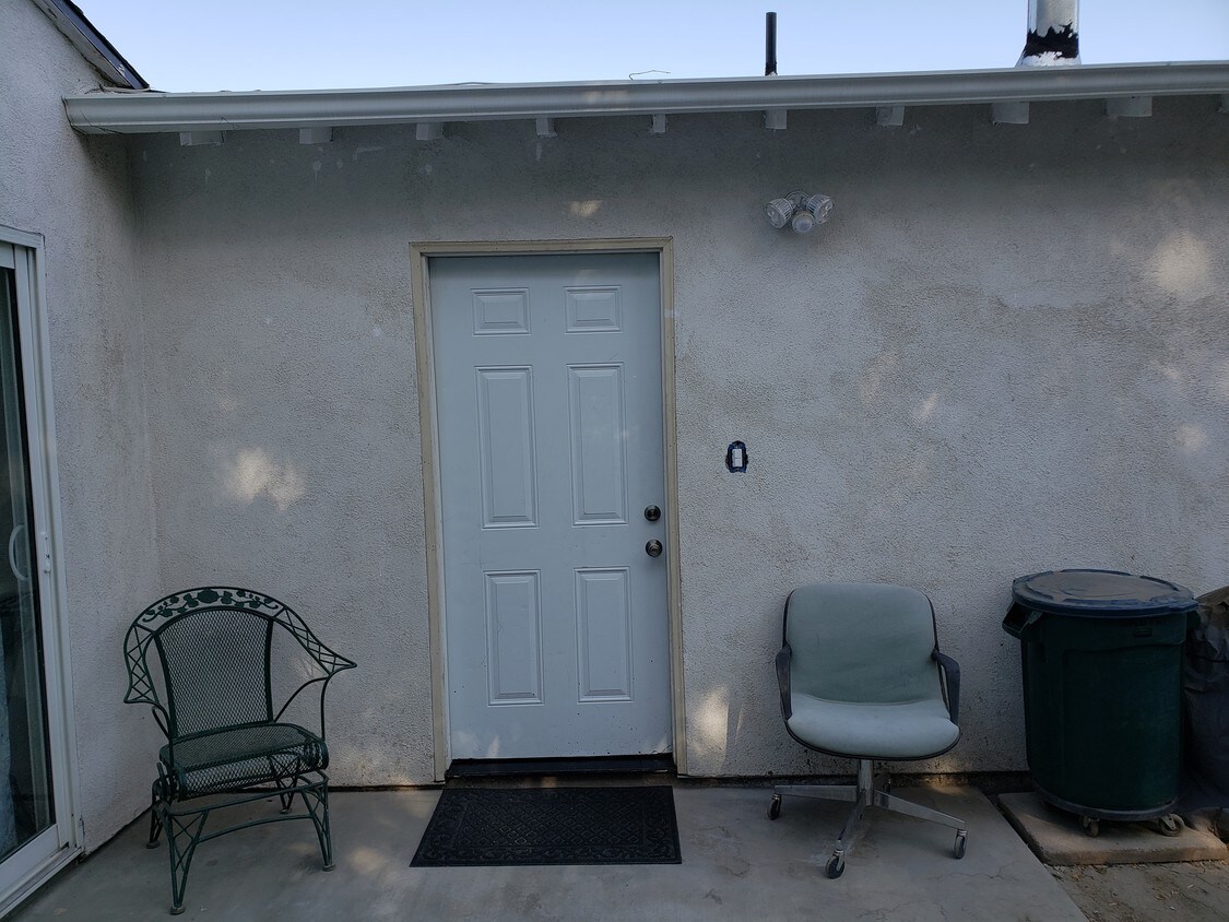Primary Photo - 15450 Archwood St
