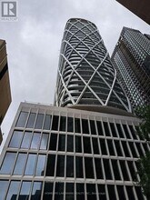 Building Photo - 230 Simcoe St