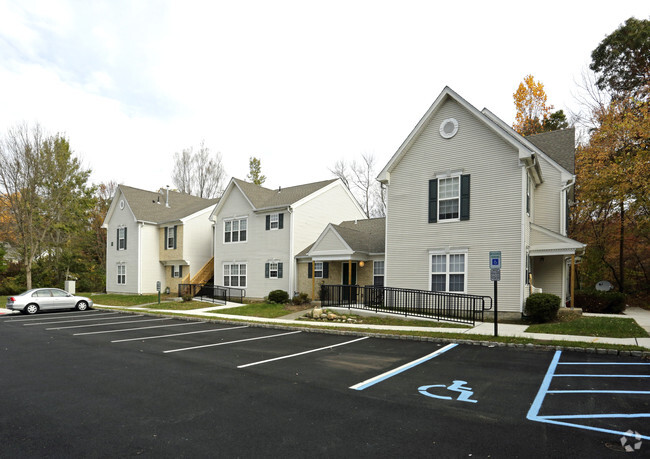 Building Photo - The Willows at Roxbury