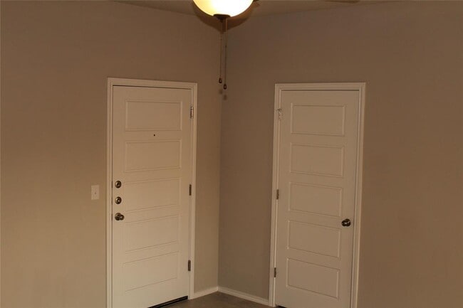 Building Photo - 1220 Garland Rd