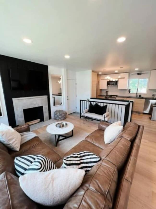 Building Photo - 2392 S 200 W