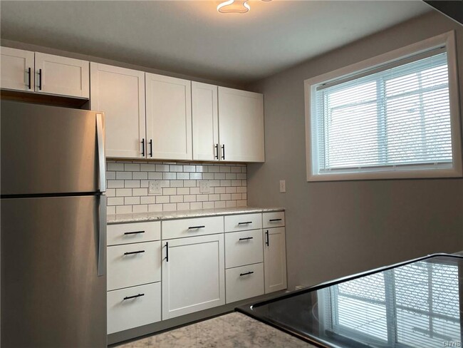 Building Photo - 510 Hawley Ave