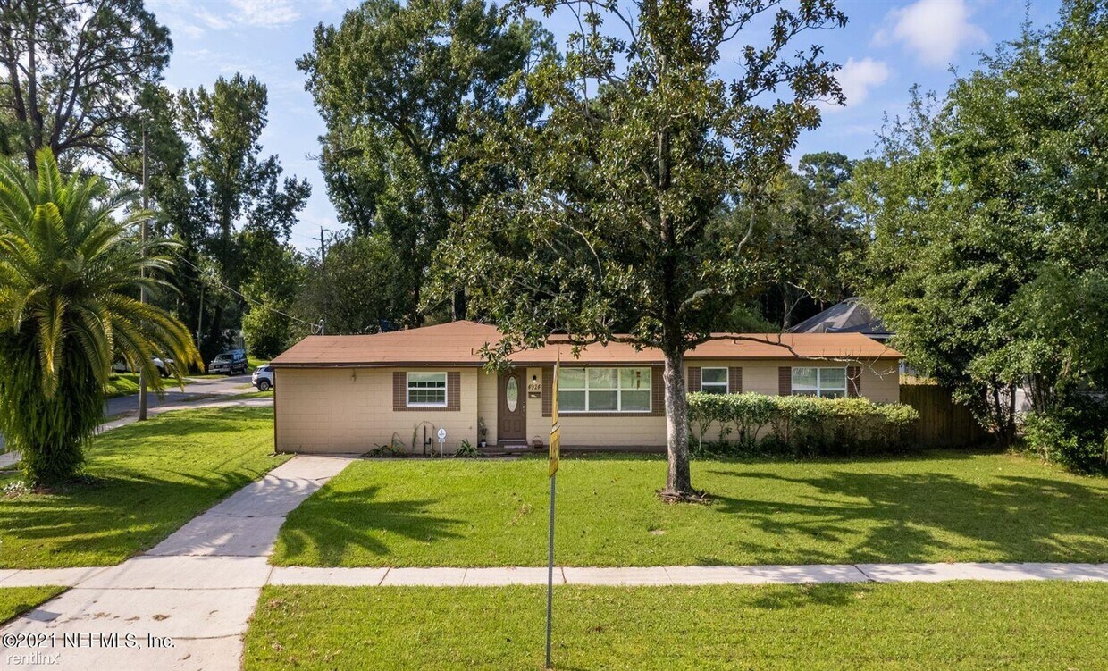 Primary Photo - 4 br, 2 bath House - 4924 Spring Glen Rd