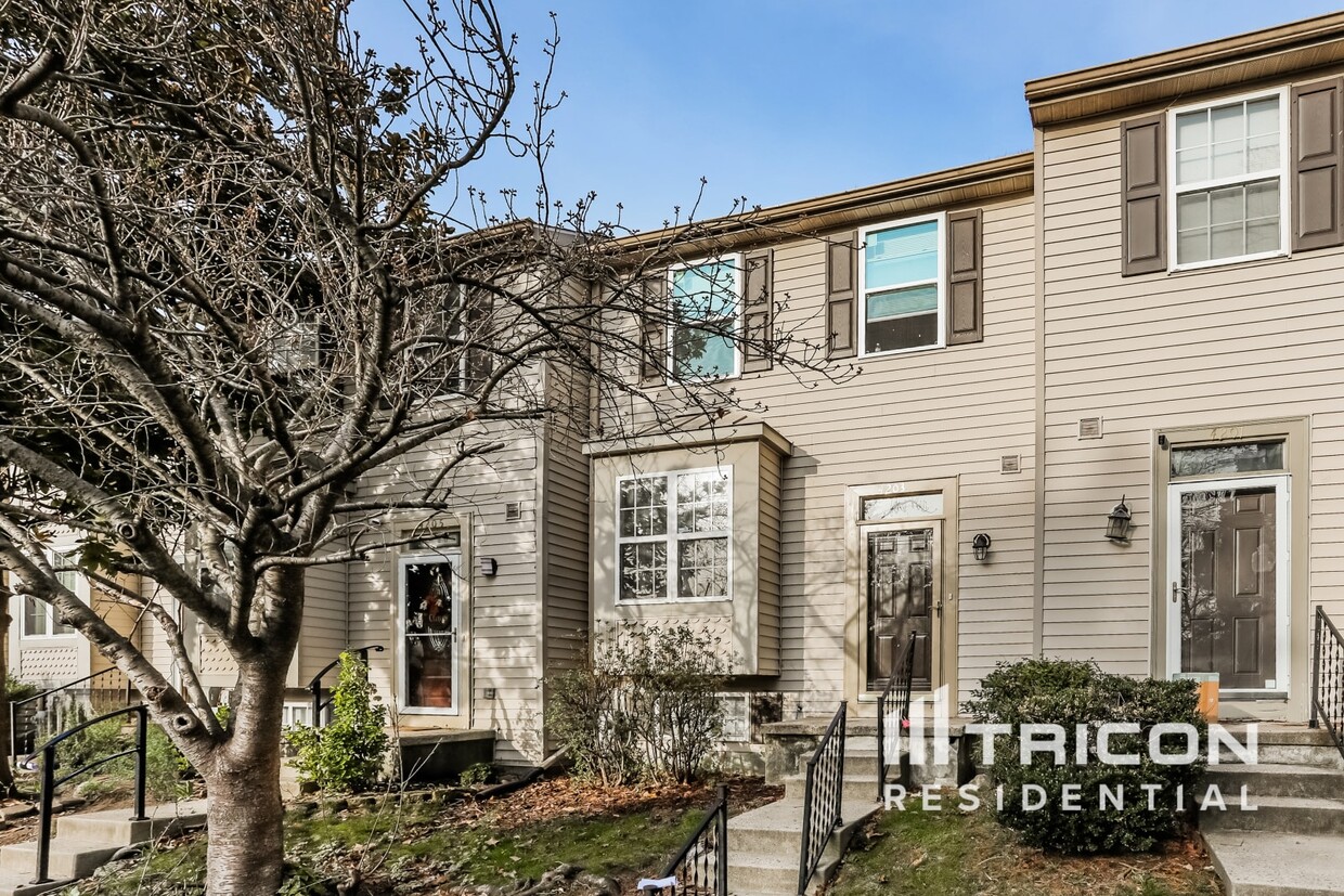 Primary Photo - 4203 Chapelgate Pl