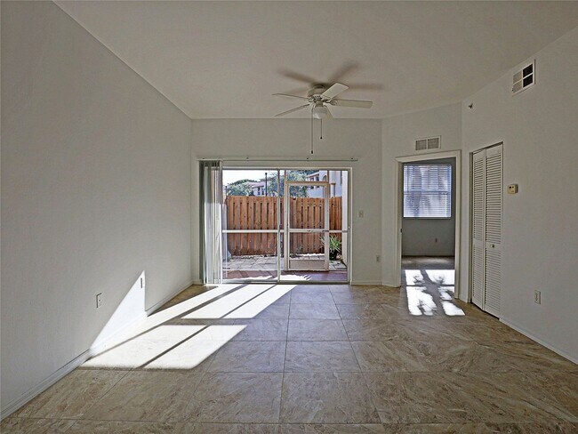 Building Photo - Bellamar 15385-411