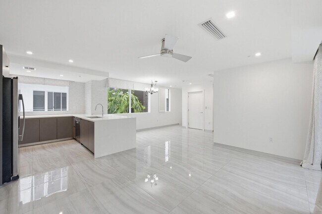 Foto del edificio - 714 NE 14th Ave