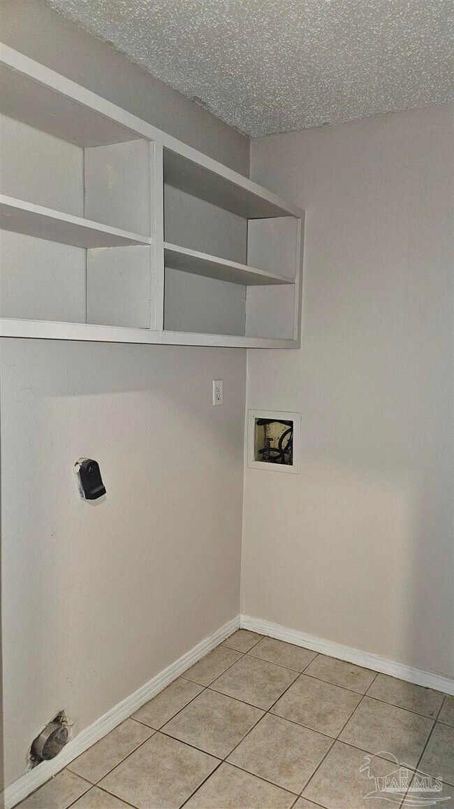 Foto del edificio - 7240 Hilburn Rd