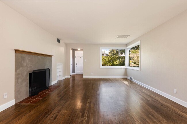 Foto del edificio - 11715 3rd Ave NW