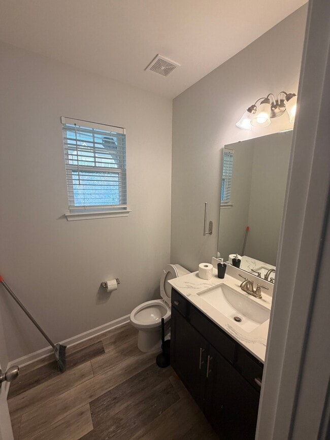 Building Photo - 15012 Savannah Hall Dr