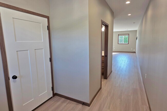 Foto del edificio - Cloverfield Townhomes