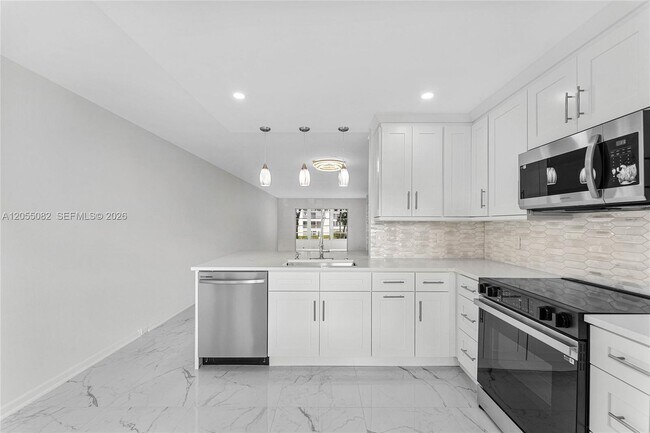 Foto del edificio - 2303 Lucaya Ln