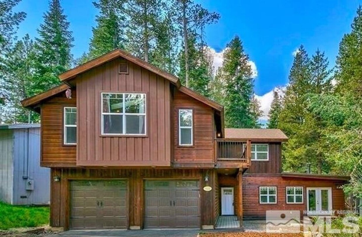 Foto principal - Fully Furnished South Lake Tahoe Rental