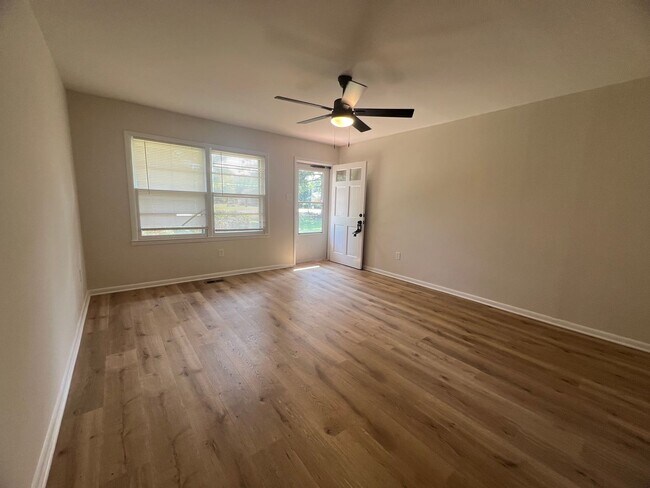 Building Photo - 1813 Battleground Dr