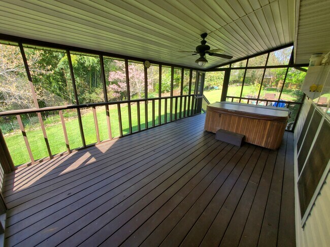 Photo - 5621 Chestnut Pond Dr House