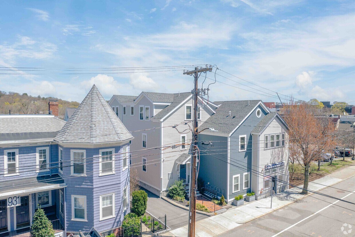 927 Massachusetts Avenue - 927 Massachusetts Ave