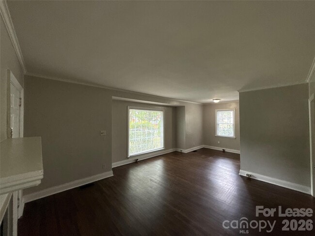 Building Photo - 1412 Claridge Ln