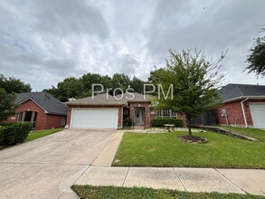 Building Photo - 2921 Meadow Glen Dr