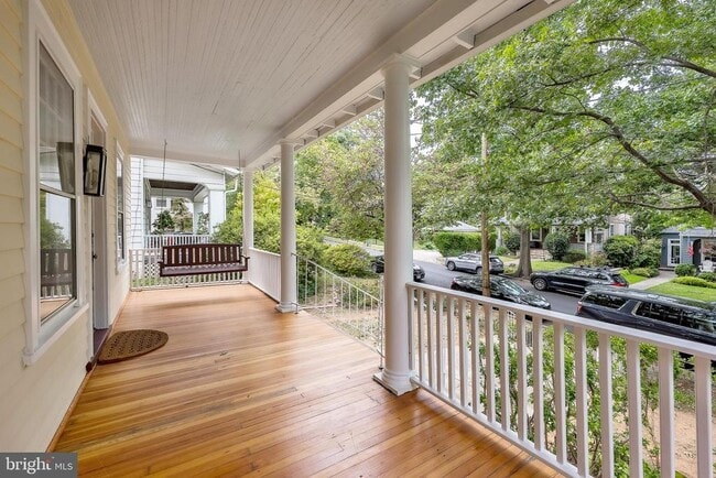 Building Photo - 3236 McKinley St NW
