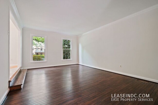 Foto del edificio - 3204 Ellicott St NW
