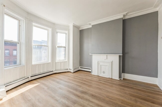Building Photo - 2803-2805-2805 Palisade Ave