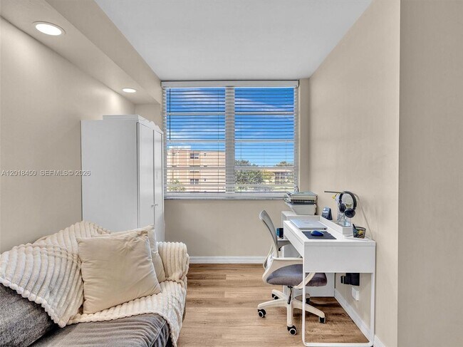 Foto del edificio - 7840 NW 50th St