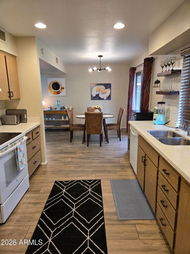 Foto del edificio - 11029 W CARON Dr